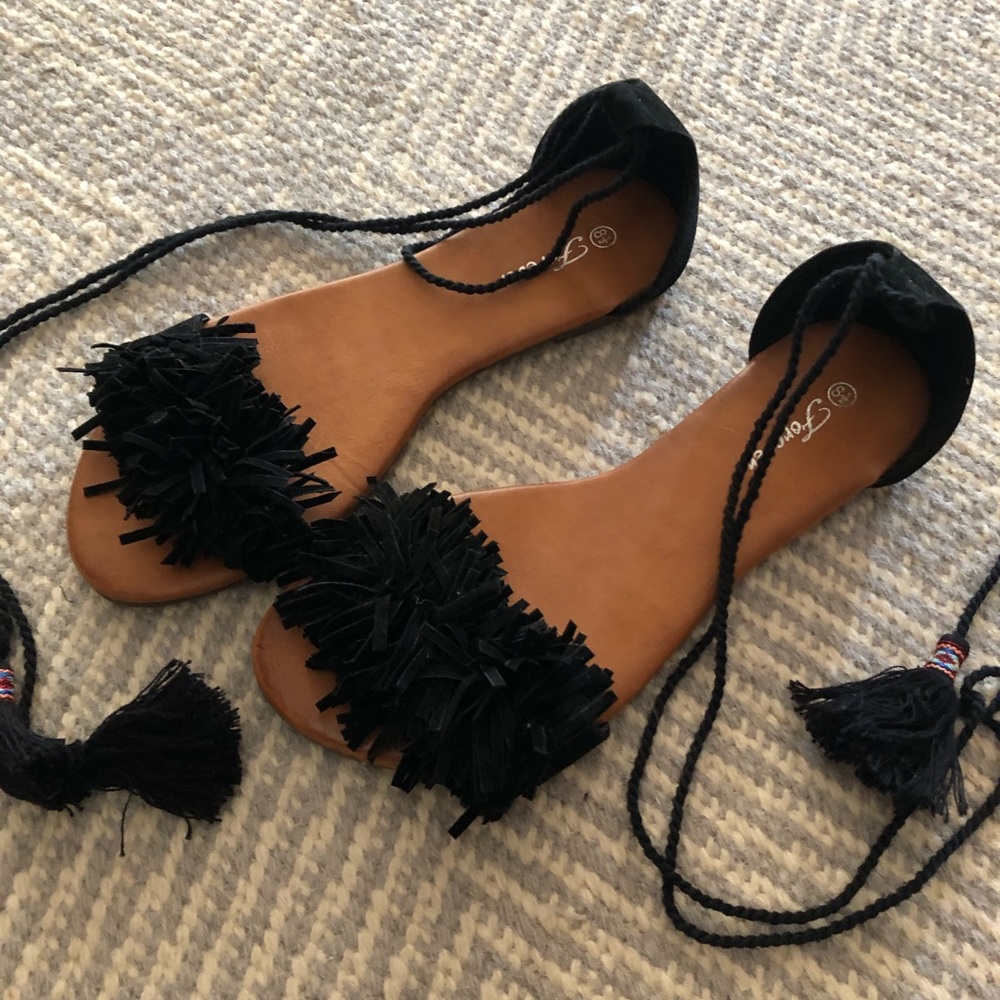 Cute tassel tie sandals